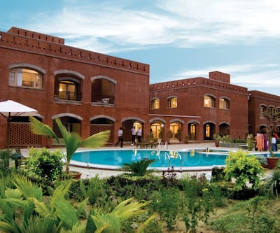 https://imgcld.yatra.com/ytimages/image/upload/t_hotel_yatra_city_desktop/v1404716371/Domestic Hotels/Hotels_Gandhinagar/Cambay Sapphire/Overview.jpg